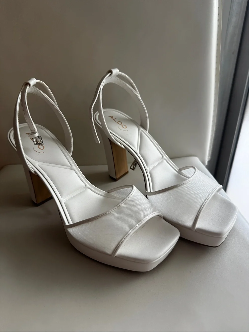 Aldo Chicglimmer White Platform Strappy Mesh Block Heel Bridal Sandals - Size 9